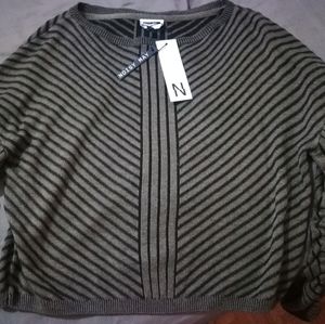 Noysi May green top with tags